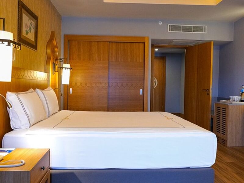 Royal Dragon Hotel