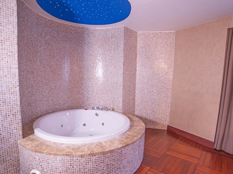Royal Dragon Hotel